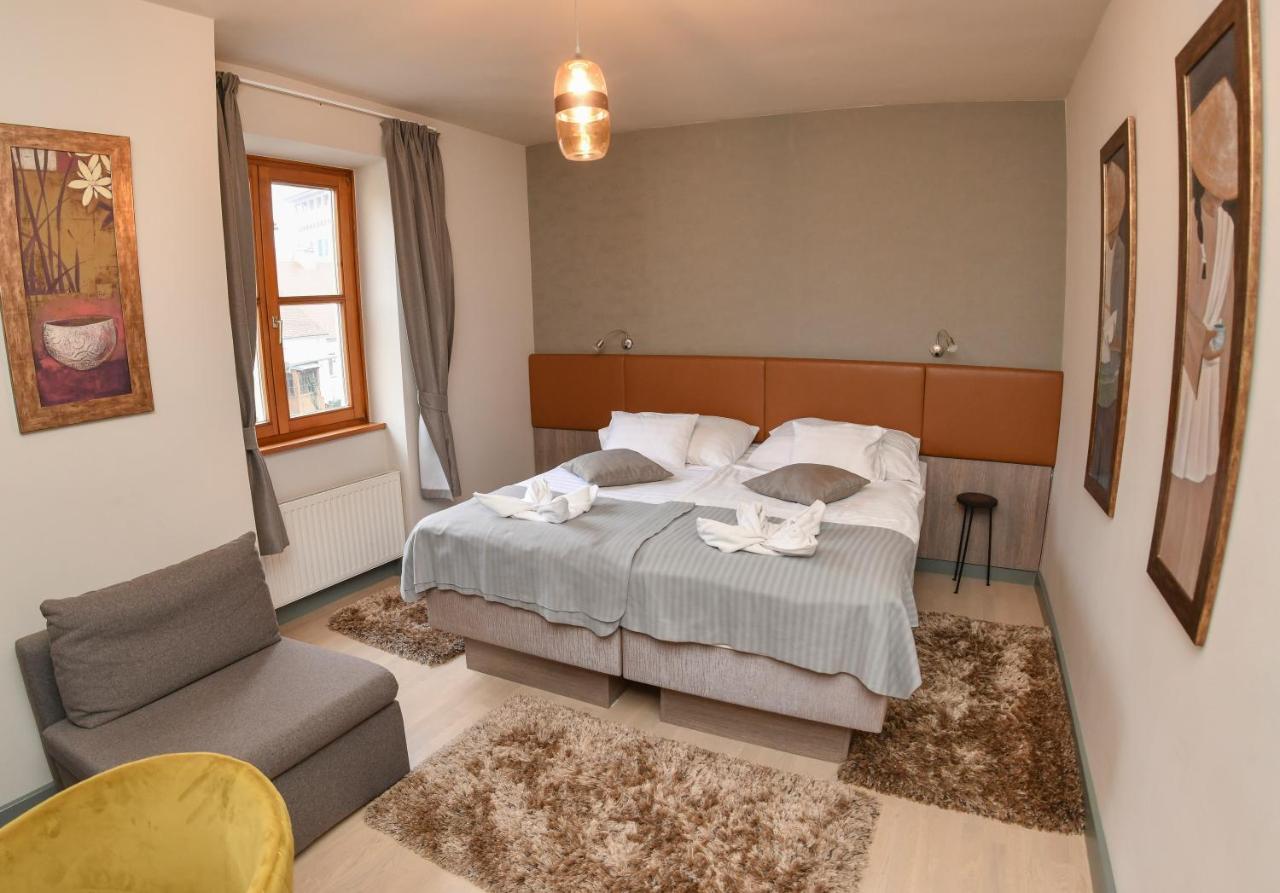 Portre Panzio Hotel Kőszeg Exterior foto